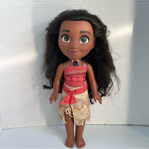 Disney Princess 14” singing/talking Moana Toddler Doll  with light up necklace - Picture 1 of 12
